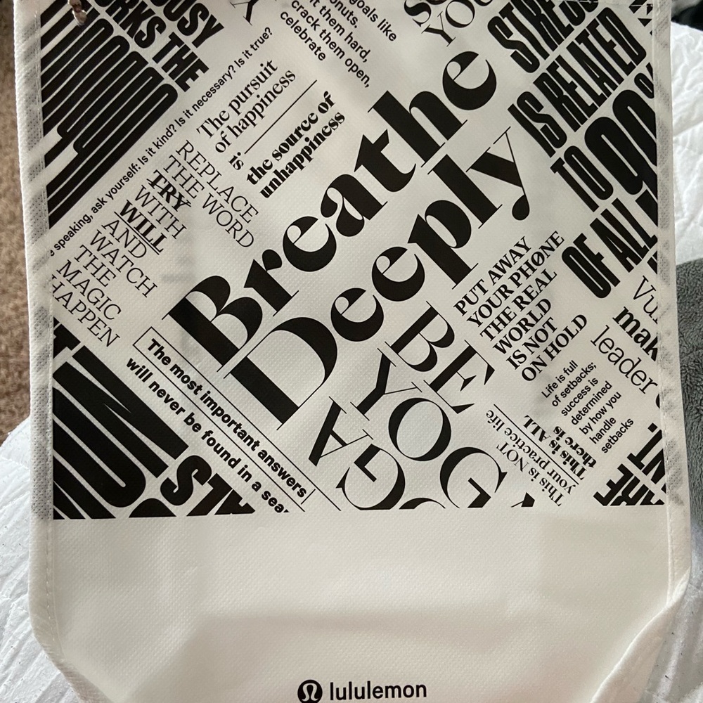Lululemon tote